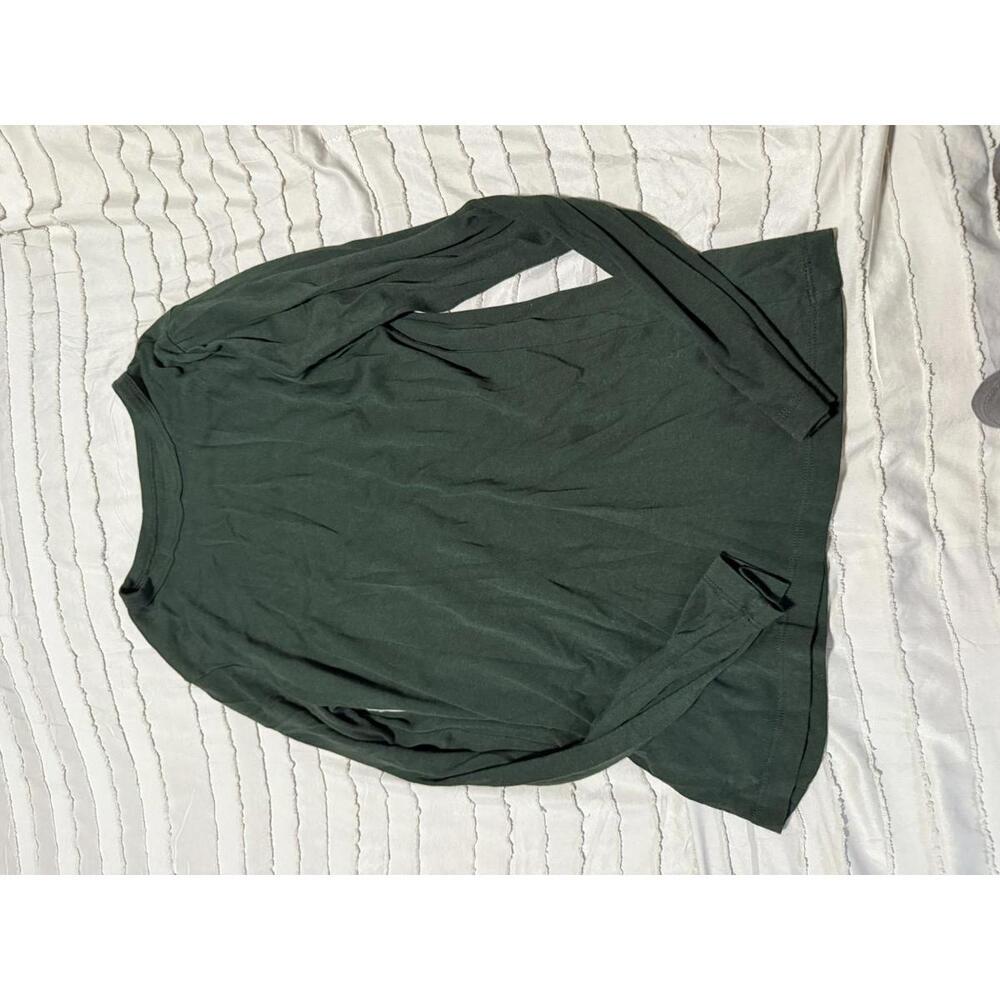 a.new.day Women's Long Sleeve Crew Neck Shirt